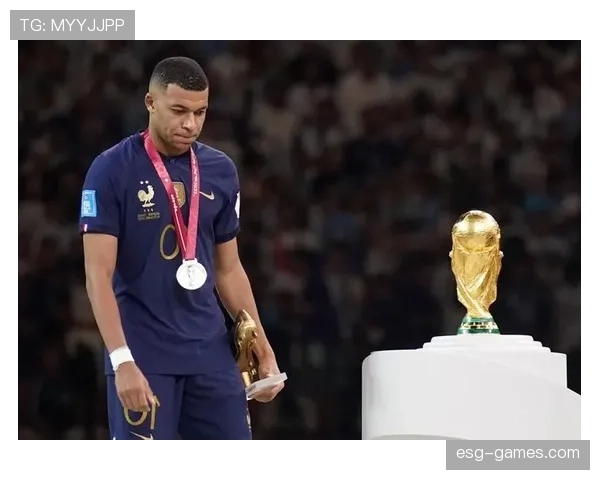 足球新星综合榜发布：青春风暴席卷绿茵场，未来巨星闪耀登场