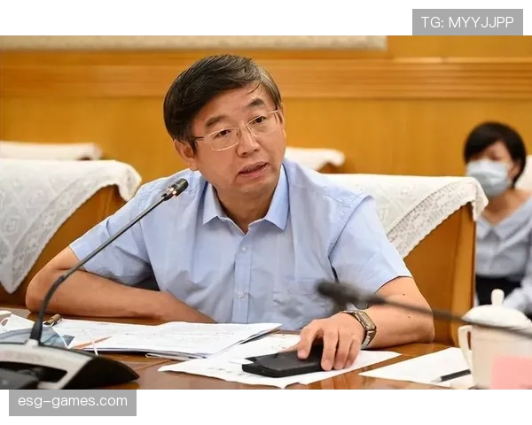 新技术赋能企业竞争力：现代商业实践与孔德战术的融合探索