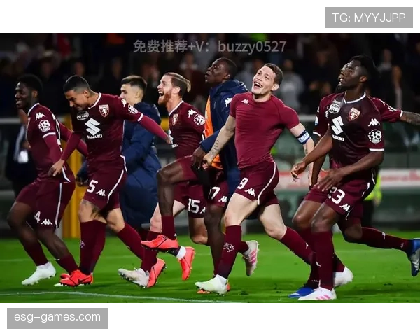 阿切尔比助力球队收获关键胜利，表现稳健受到关注